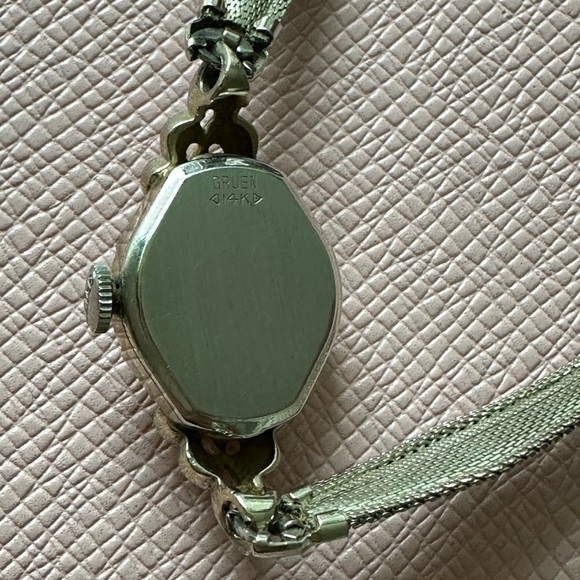 14k vintage gold & diamond women’s watch - Picture 2 of 3